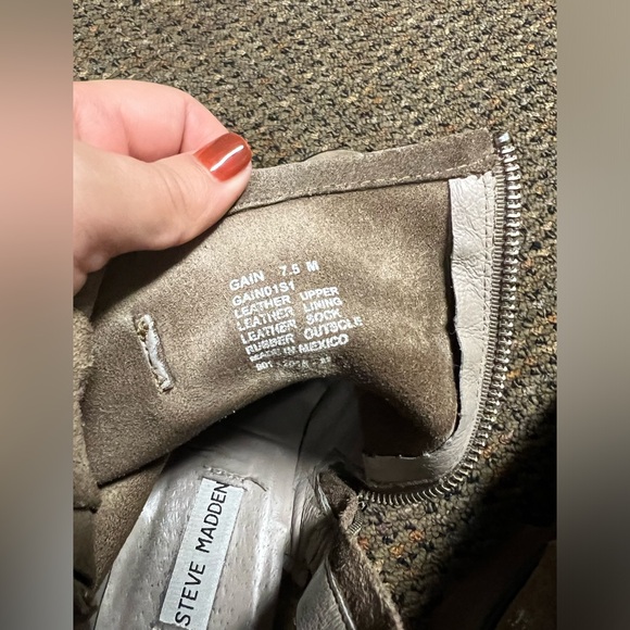 Suede fall boots. Above ankle. Great condition. No flaws.Buckles and zippered - Picture 2 of 9